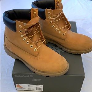 Timberland 6” Wheat Nubuck Boot Sz 9.5